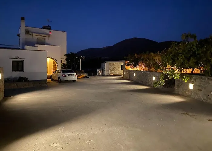 & Stoudio Nomikos Paros Paraszpóri